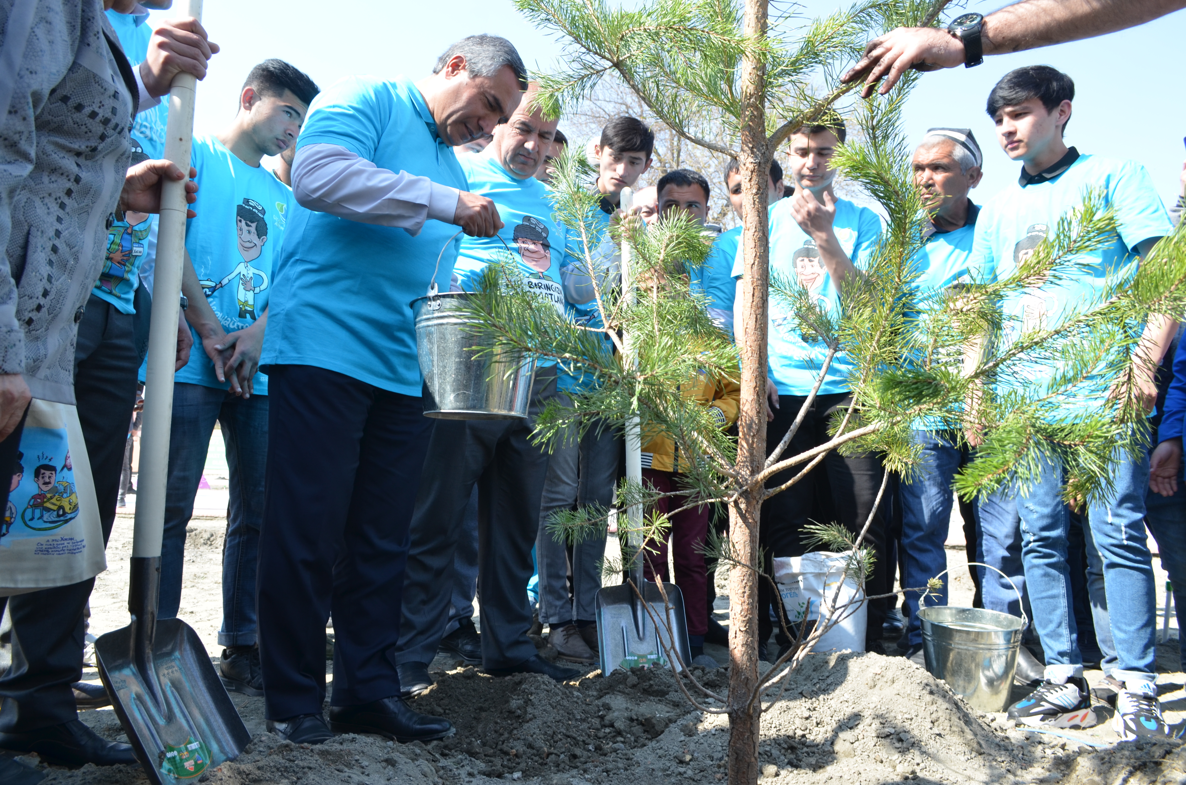 50% экономии воды! В Узбекистане на марафоне UzWaterAware посадили 2000 деревьев по водосберегающей технологии