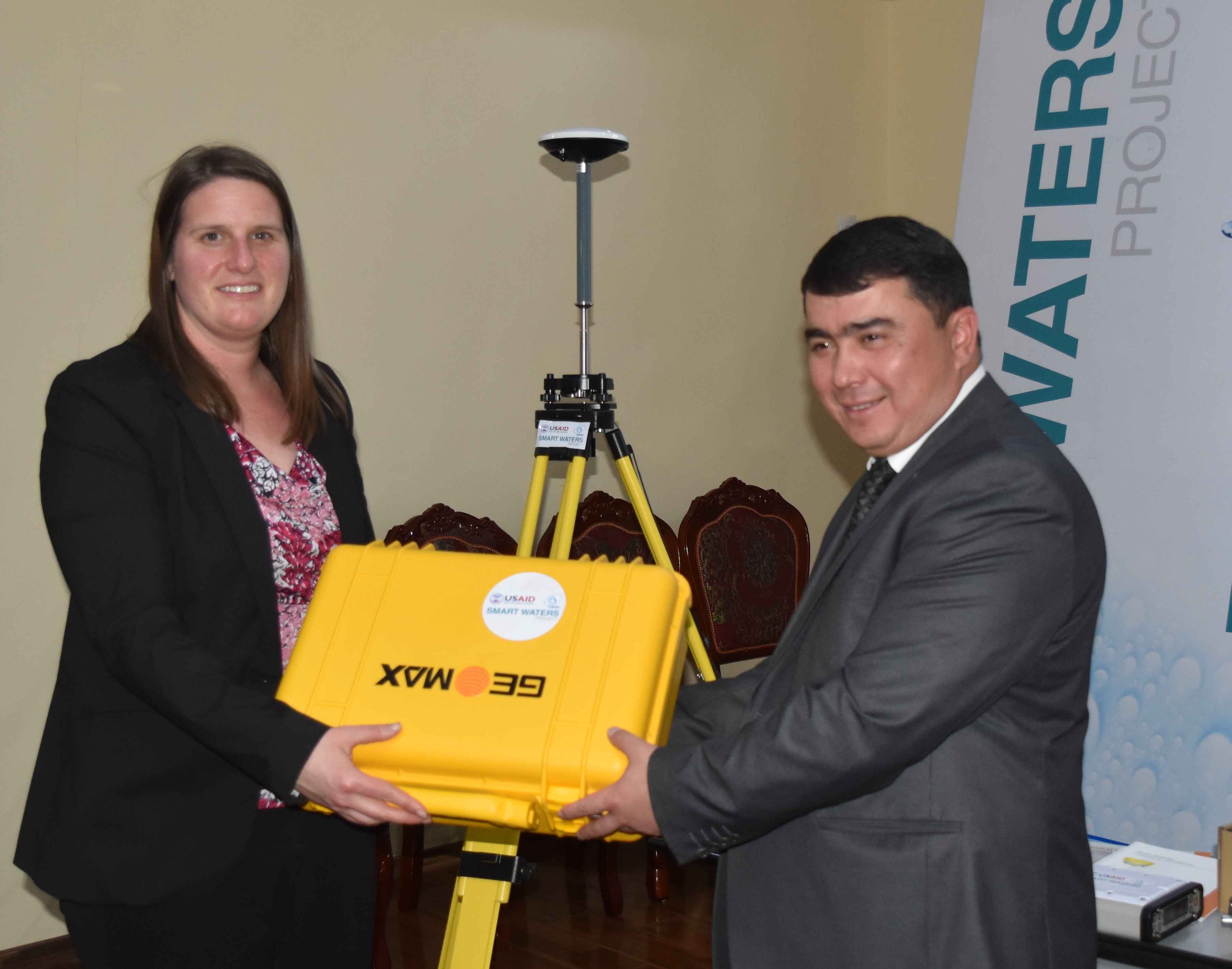 CAREC and USAID handed over a high-precision measuring GIS equipment to water specialists of Tajikistan
